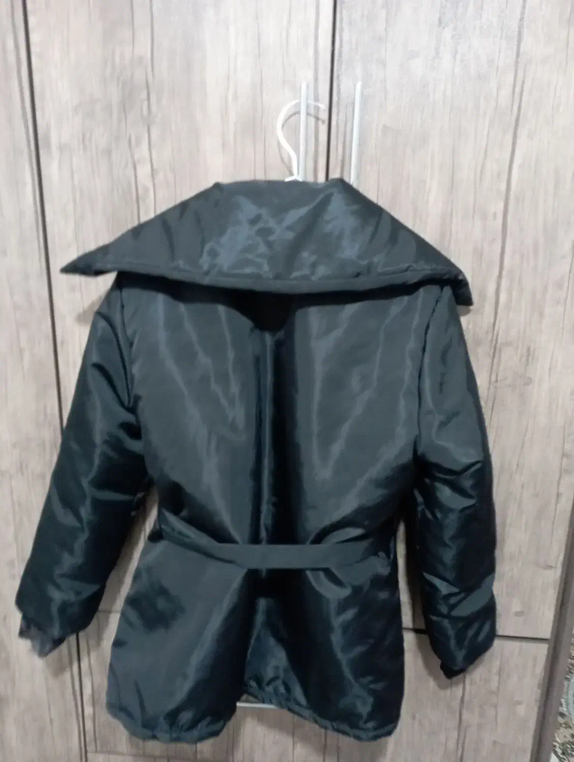 کاپشن|لباس|اردبیل, |دیوار