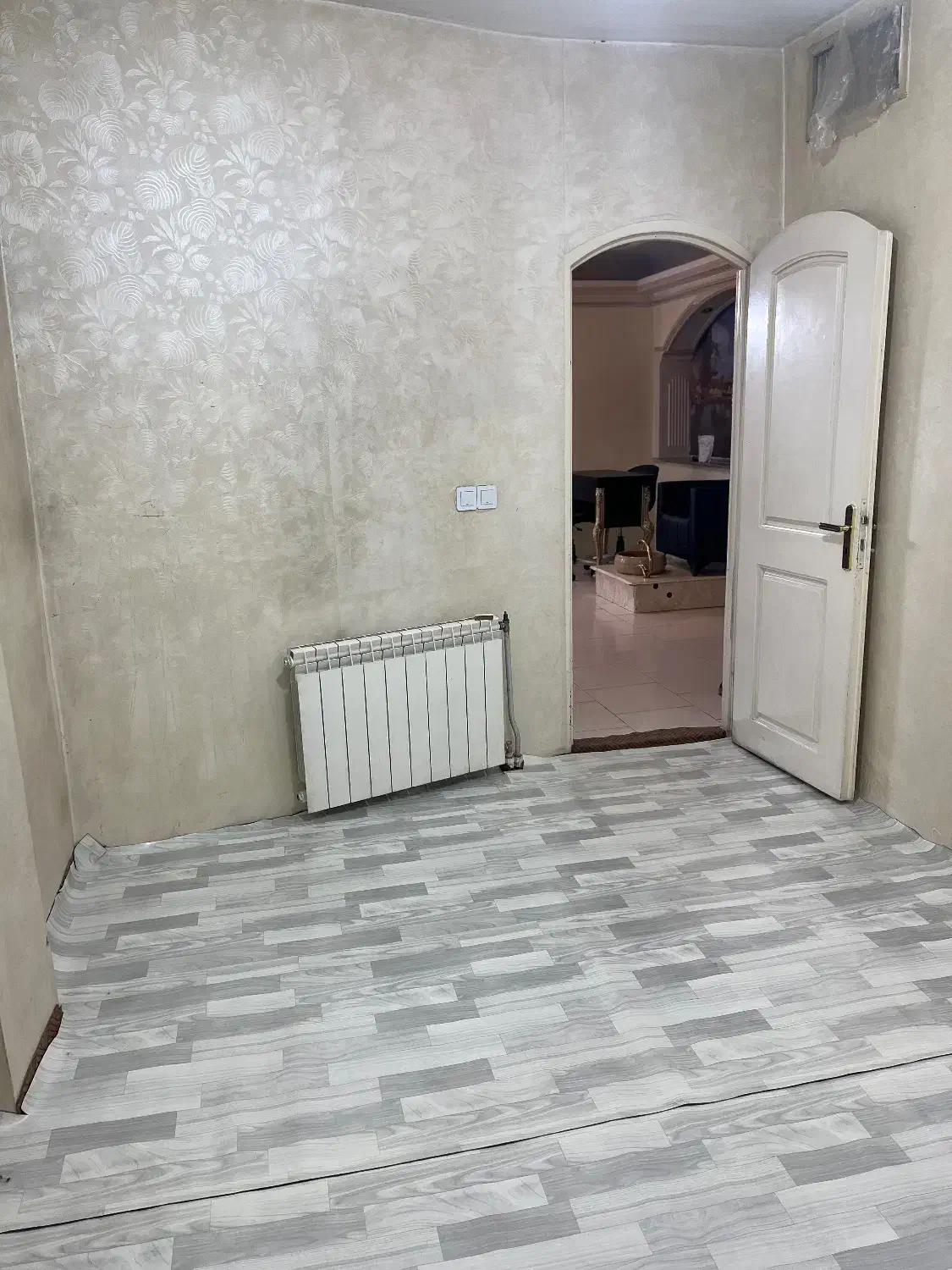 اجاره اتاق|اجارهٔ دفتر کار، اتاق اداری، مطب|مشهد, کوشش|دیوار