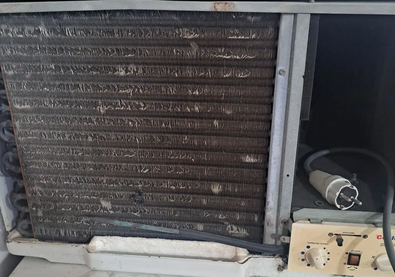 کولر گازی پنجره ای|کولر گازی و فن‌کوئل|قشم, |دیوار