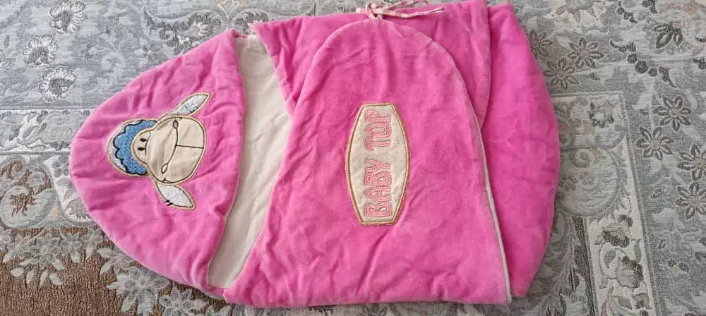 قنداق فرنگی وتشک|اسباب و اثاث بچه|نجفآباد, امیرآباد|دیوار