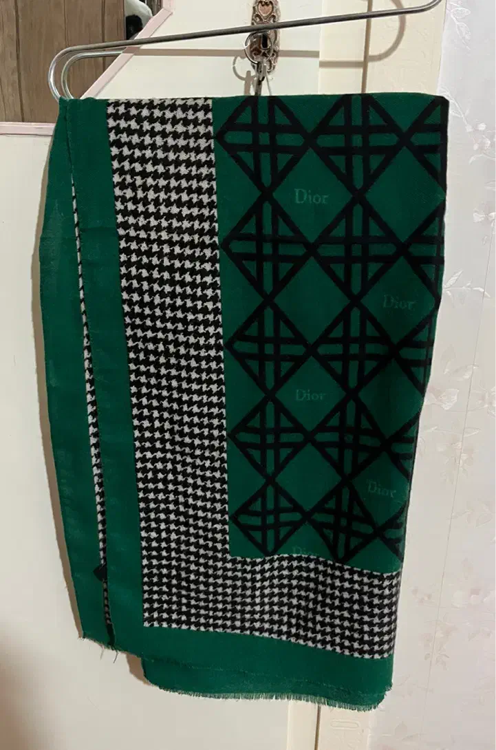 شال زنانه ضخیم|لباس|میانه, |دیوار