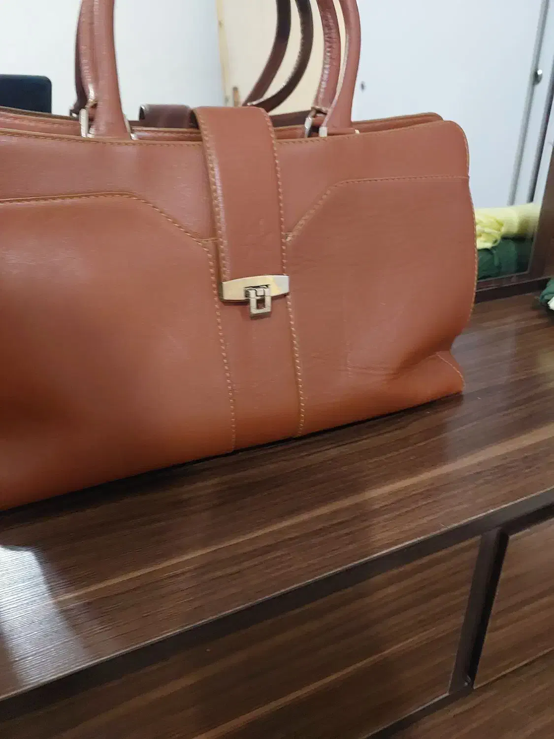 کیف نوین چرم|کیف، کفش، کمربند|پرند, فاز ۴|دیوار