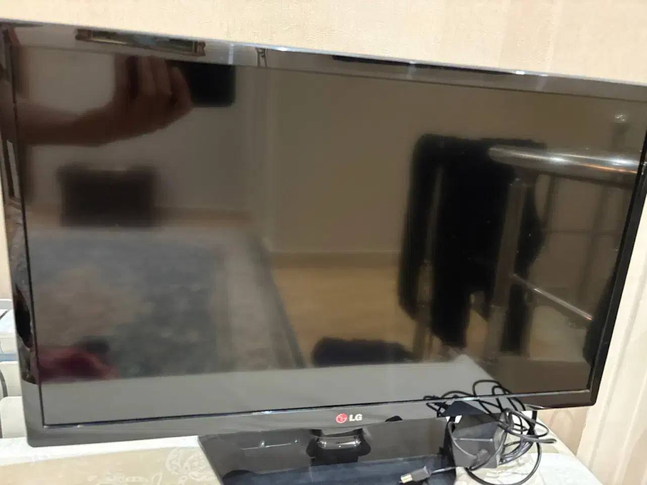 ۳۲ ال جی|تلویزیون و پروژکتور|رشت, گلسار|دیوار