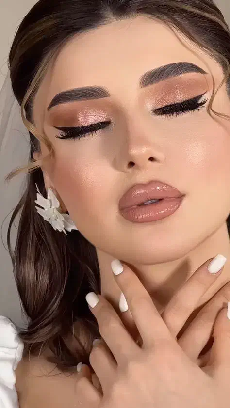 فراخوان همکاری با مربی های تمام لاین های ارایشگری|خدمات آرایشگری و زیبایی|اصفهان, گرکان|دیوار