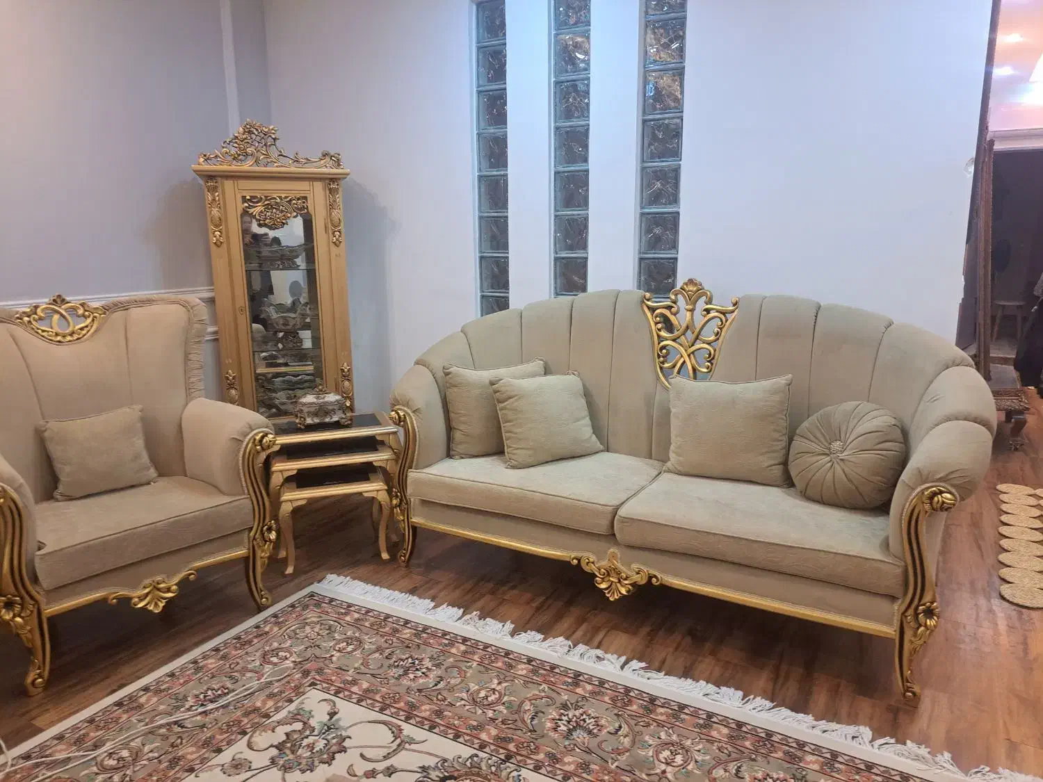 مبلمان ۸ نفره|مبلمان خانگی و میز عسلی|شیروان (خراسان), |دیوار