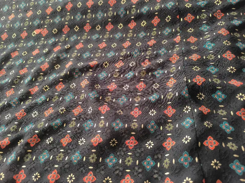 یک عدد جا حبوباتی و یک عدد چادر|ظروف نگهدارنده، پلاستیکی، یکبارمصرف|ایرانشهر, |دیوار