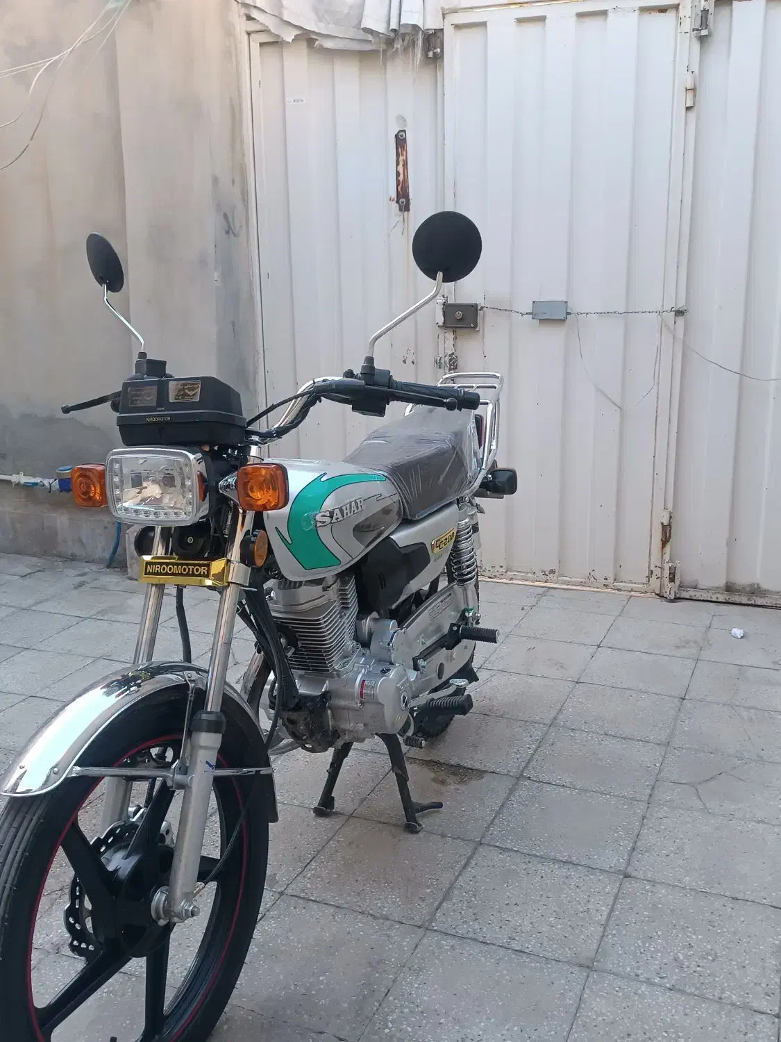 موتور 200|موتورسیکلت|خرمآباد, |دیوار