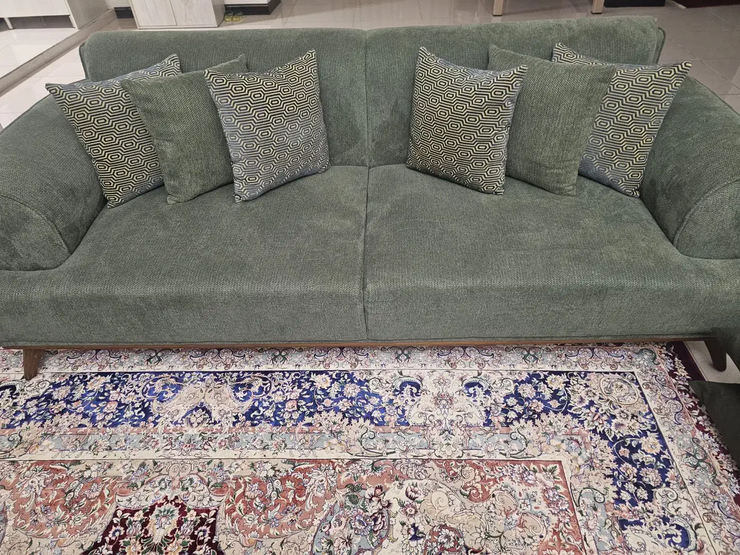 مبل۳نفره راحتی|مبلمان خانگی و میز عسلی|چالوس, |دیوار