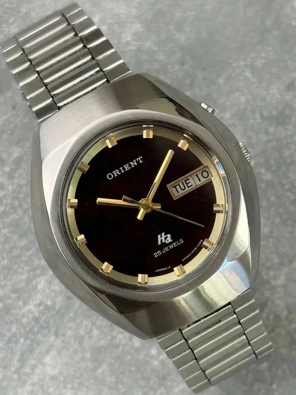 ساعت مچی قدیمی اورینت|ساعت|مهاباد (آذربایجان غربی), |دیوار