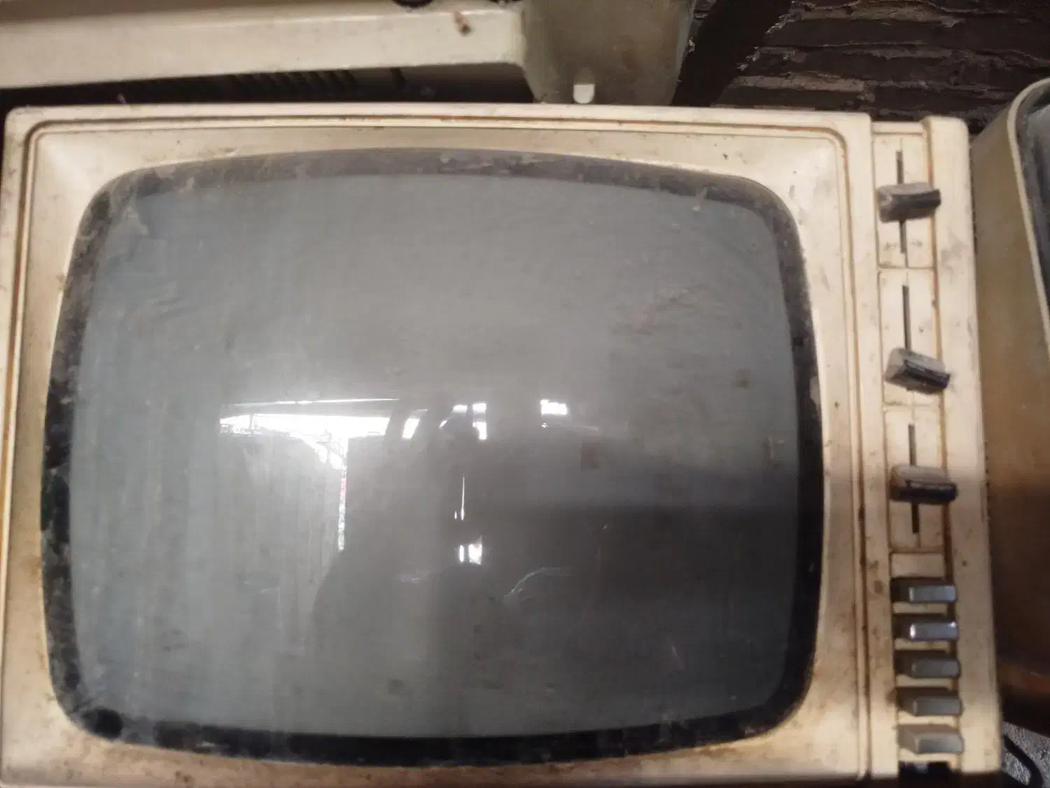 تلویزیون قدیمی برای دکر  خانه محل کار تمیز|تلویزیون و پروژکتور|آشخانه, |دیوار