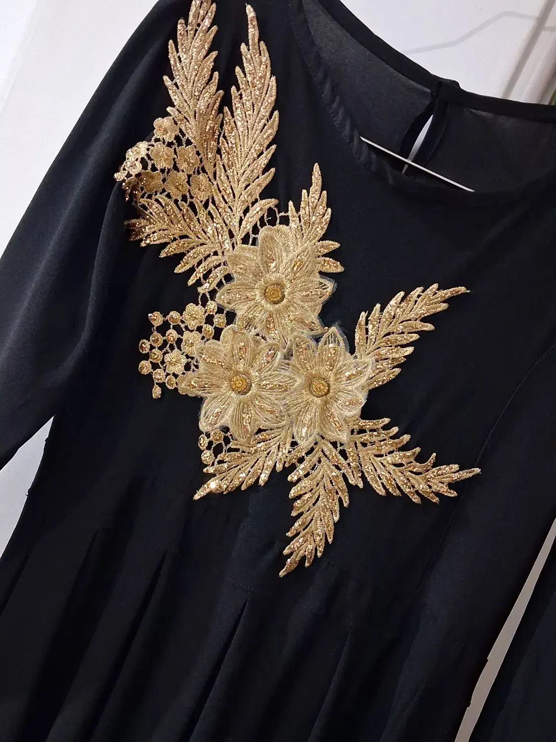 مجلسی بلند کارشده یکبار پوشیده شده|لباس|آستارا, |دیوار