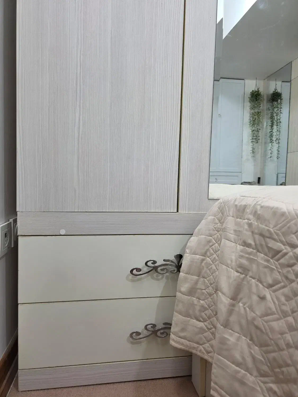 کمد|جاکفشی، کمد، دراور|قم, انسجام|دیوار