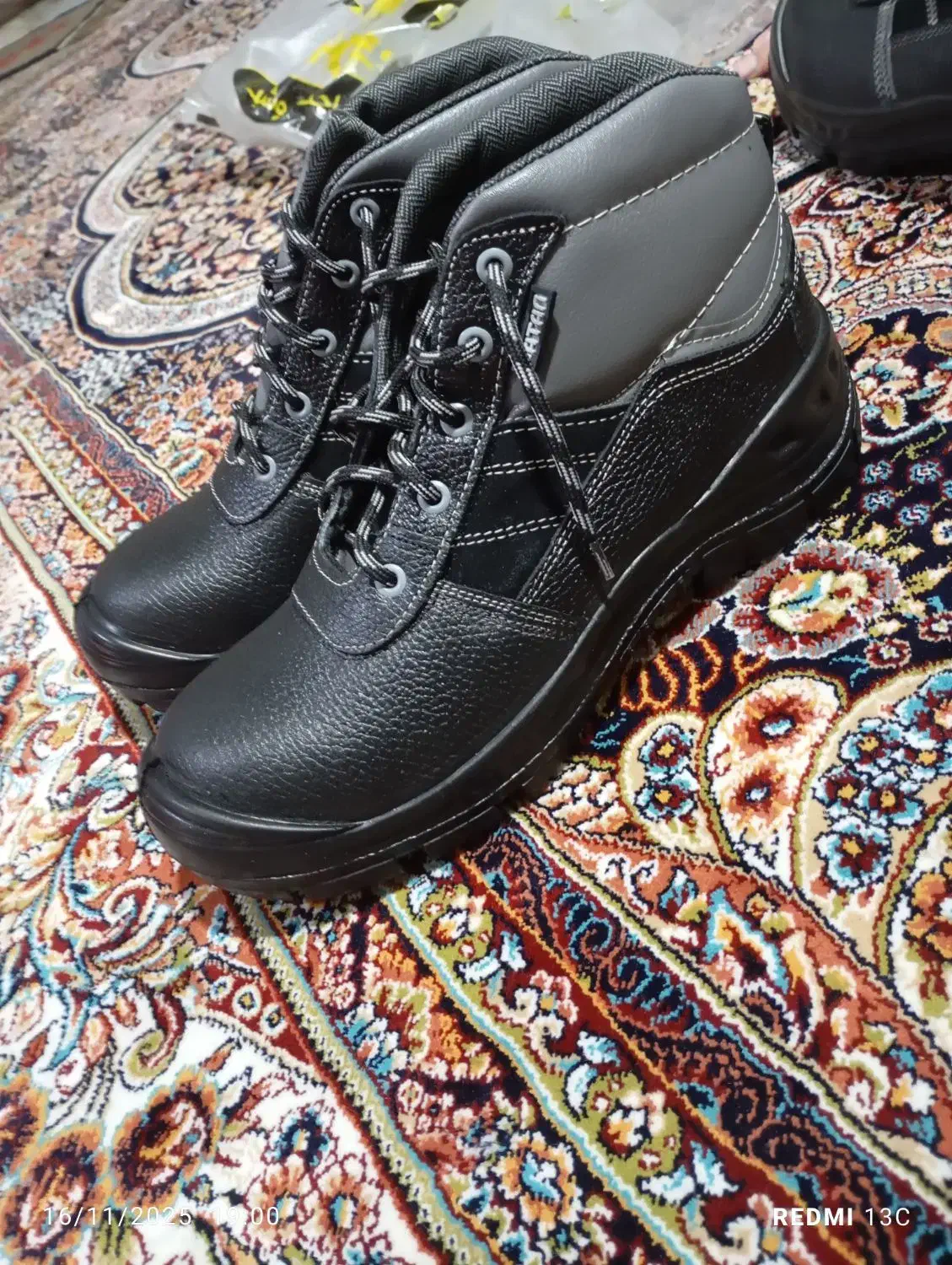 کفش کار نو وسبک وخیلی راحت دو جفت|کیف، کفش، کمربند|سمنان, |دیوار