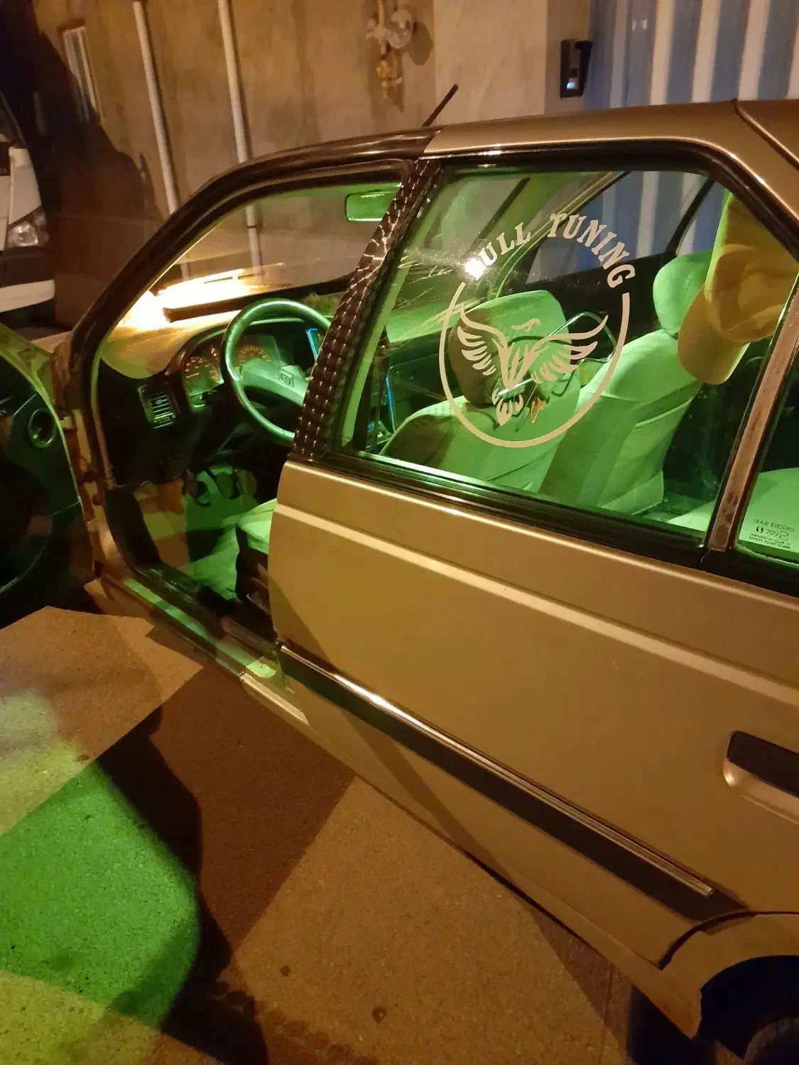 ۴۰۵ مدل ۸۳ در حد|خودرو سواری و وانت|بوئین زهرا, |دیوار