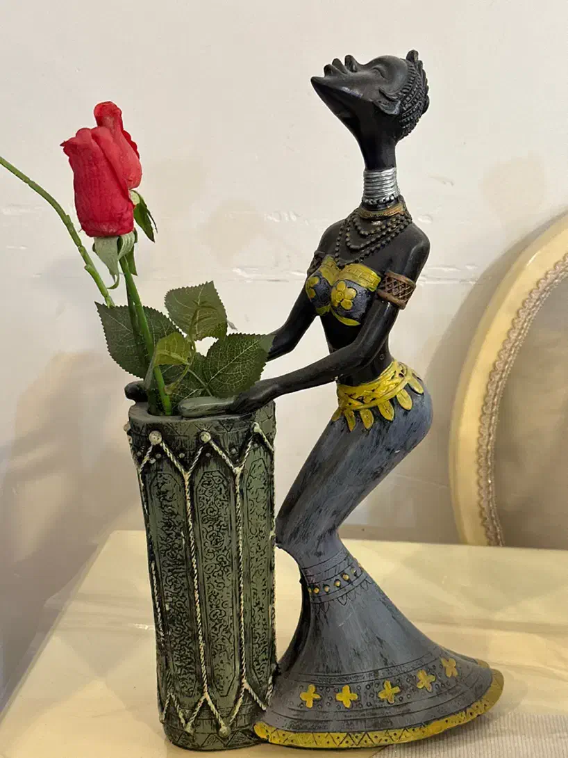 مجسمه|مجسمه، تندیس، ماکت|گنبد کاووس, |دیوار