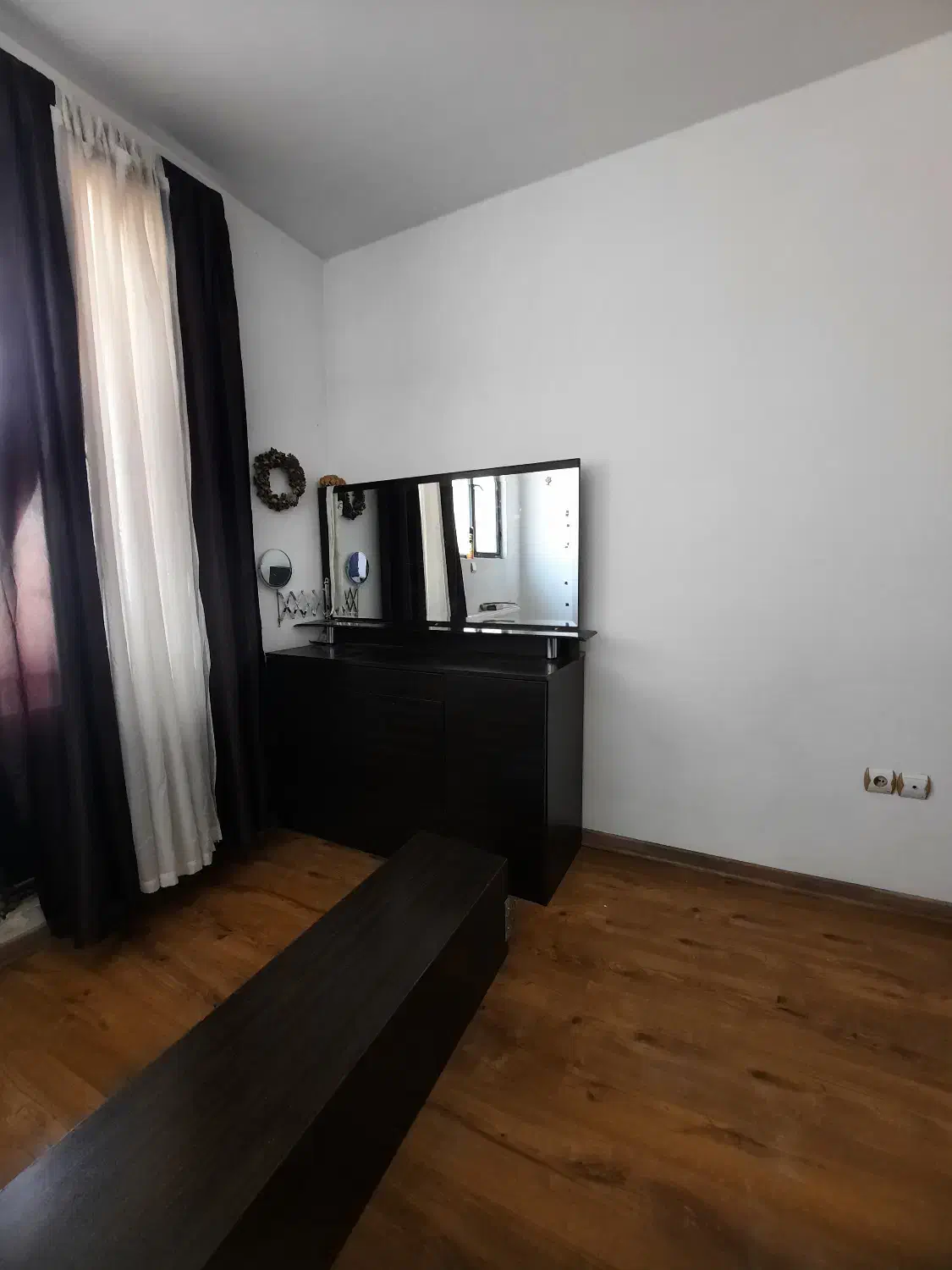 میز آرایش|میز و صندلی غذاخوری|شیراز, صنایع الکترونیک|دیوار