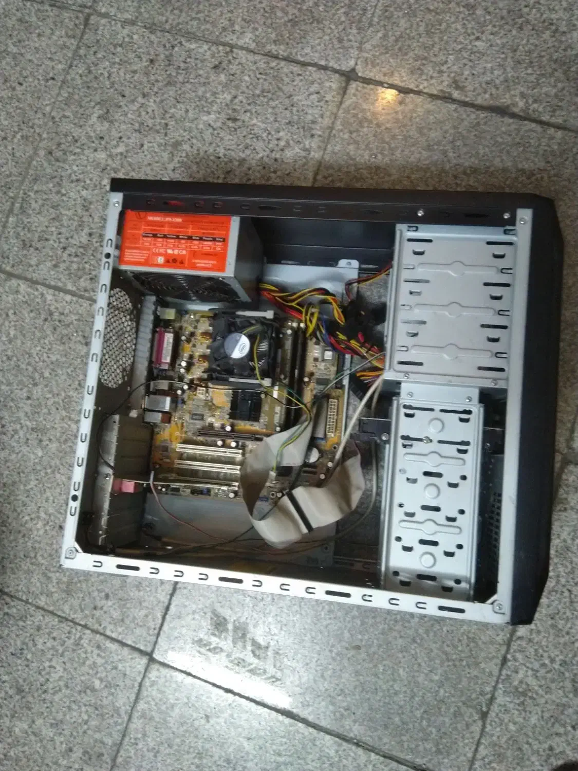 کیس کامپیوتر پنتیوم ۴ با کیبورد وایرلس|رایانه رومیزی|تهران, ستارخان|دیوار