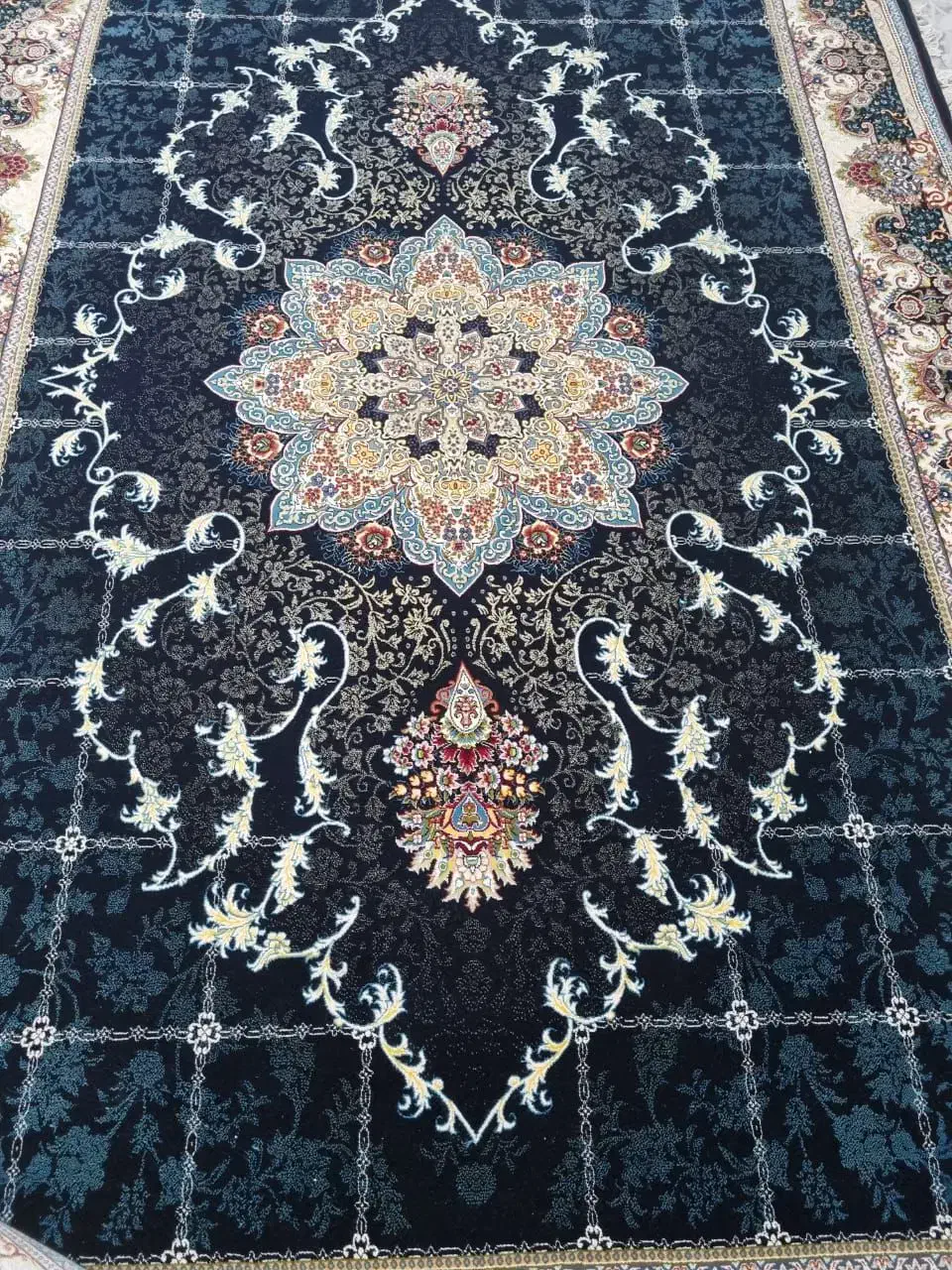 ۳تخته فرش ۶ متری سورمه ای ۷۰۰ شانه اصل تراکم ۲۵۵۰|فرش|نظرآباد, رسالت|دیوار
