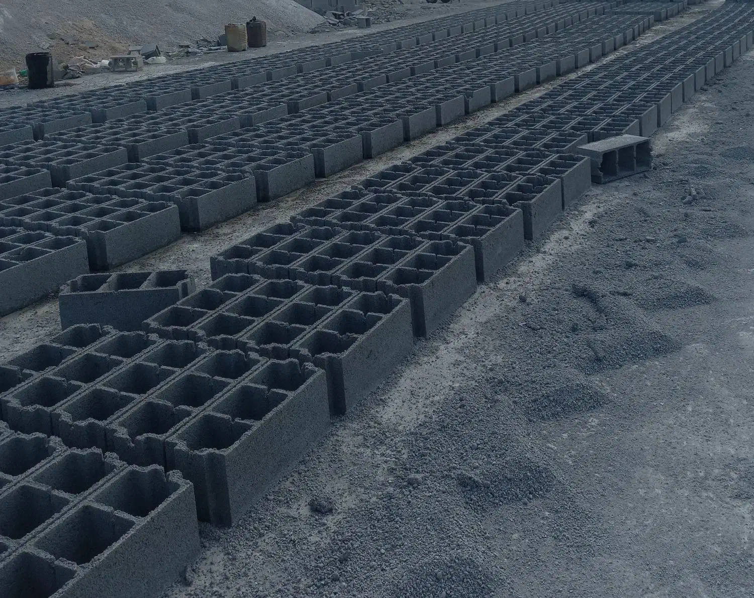 نیازمند کارگر بلوک زن|استخدام معماری، عمران و ساختمانی|آباده, |دیوار