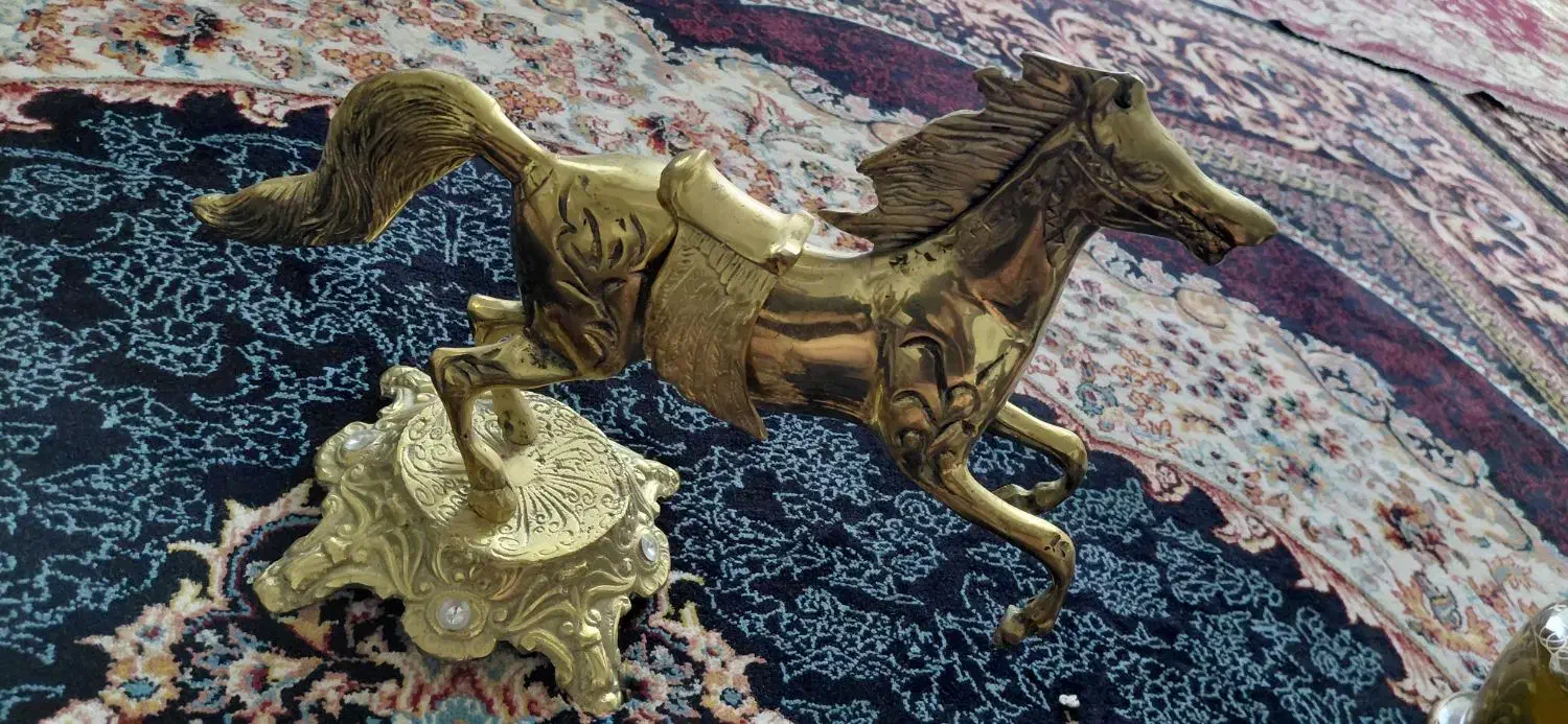 اسب برنز|مجسمه، تندیس، ماکت|خرم‌آباد, |دیوار