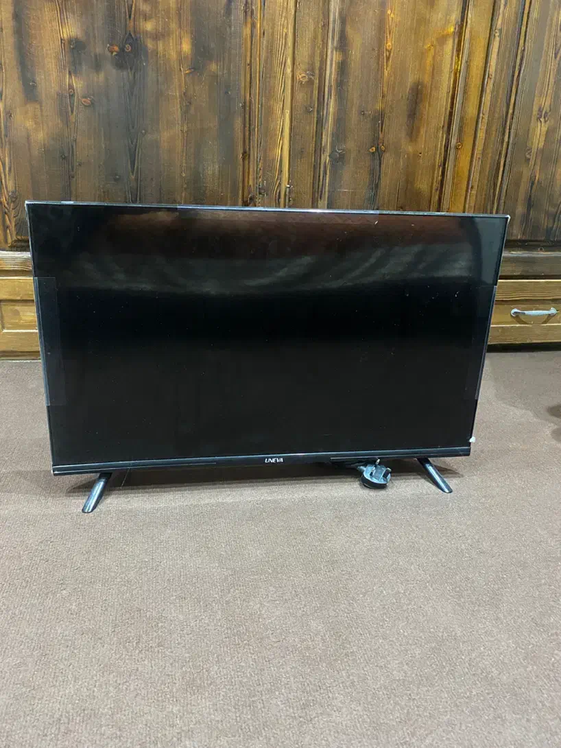 تلویزیون ۳۲ صفحه اش شطرنجی شد|تلویزیون و پروژکتور|رویان, |دیوار