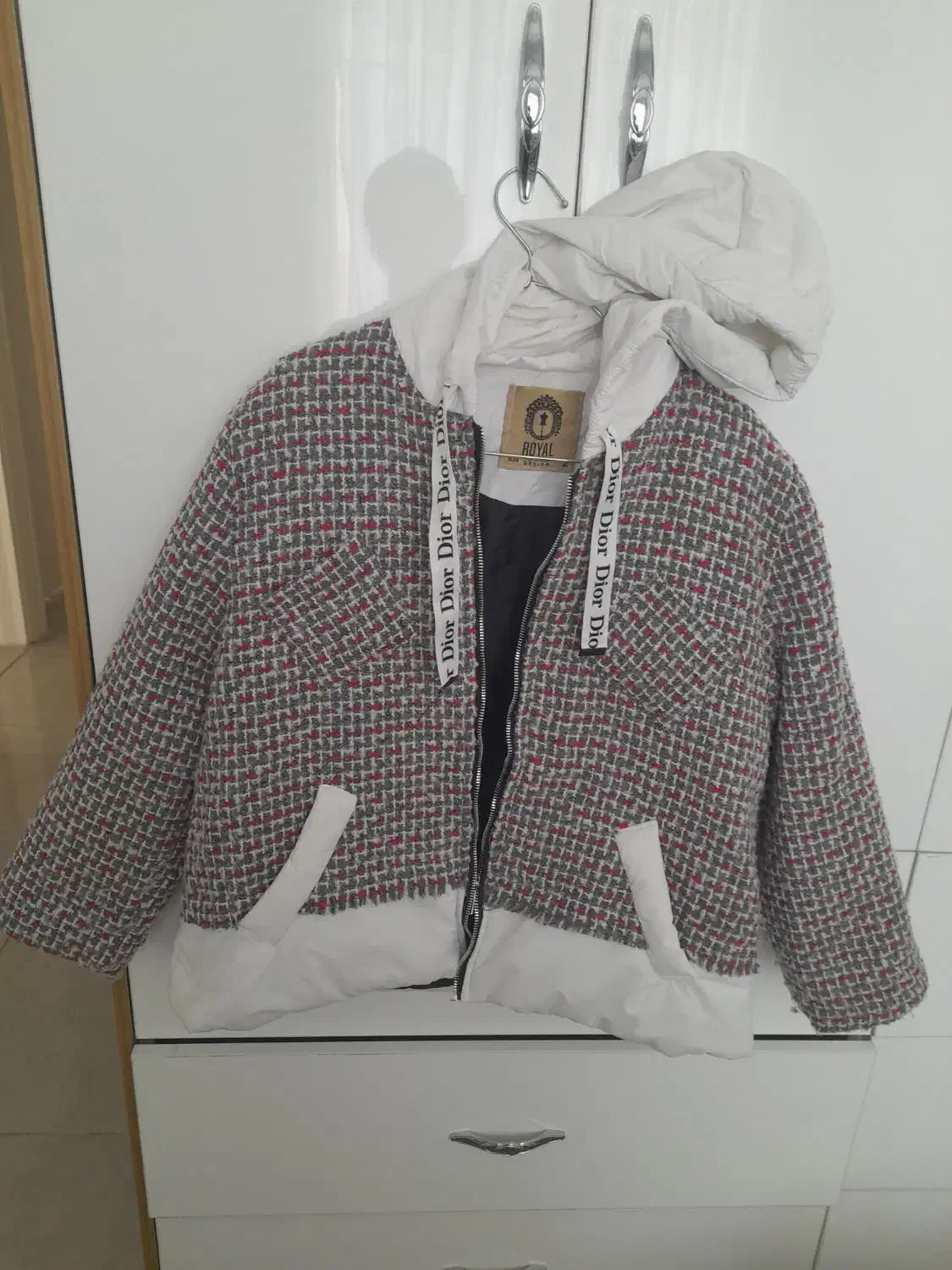 تعدادی شلوار و کابش|لباس|گرمدره, |دیوار