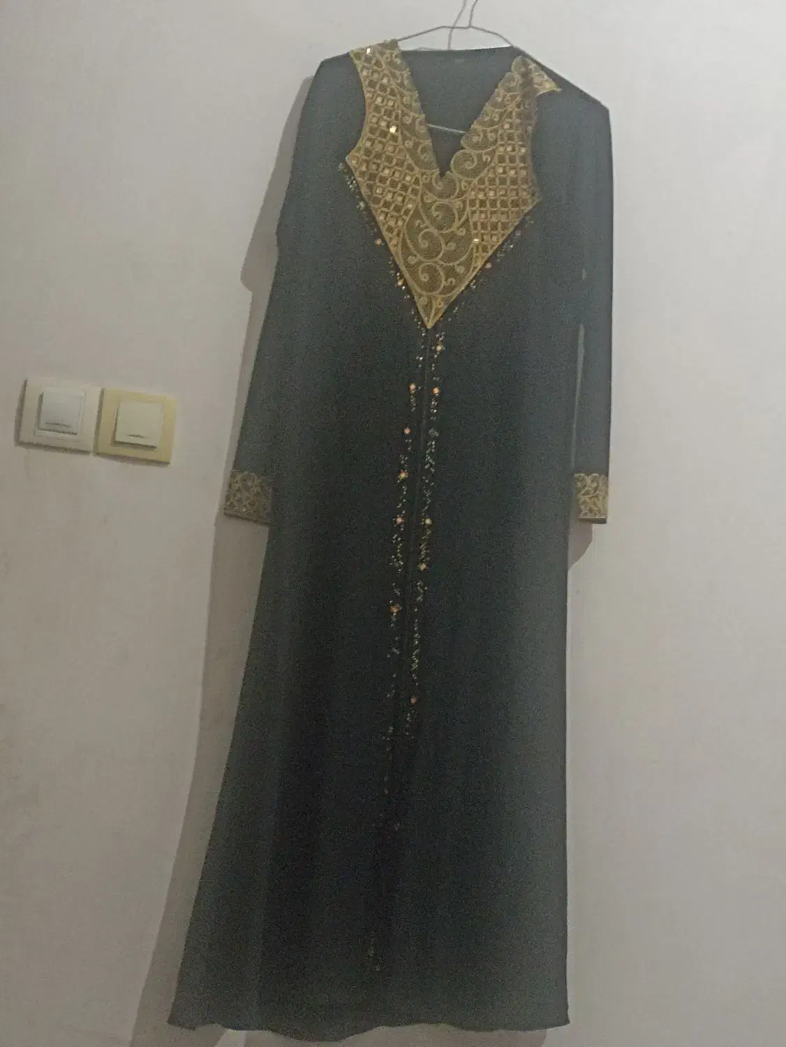 مانتو عراقی بلند|لباس|دماوند, دماوند|دیوار