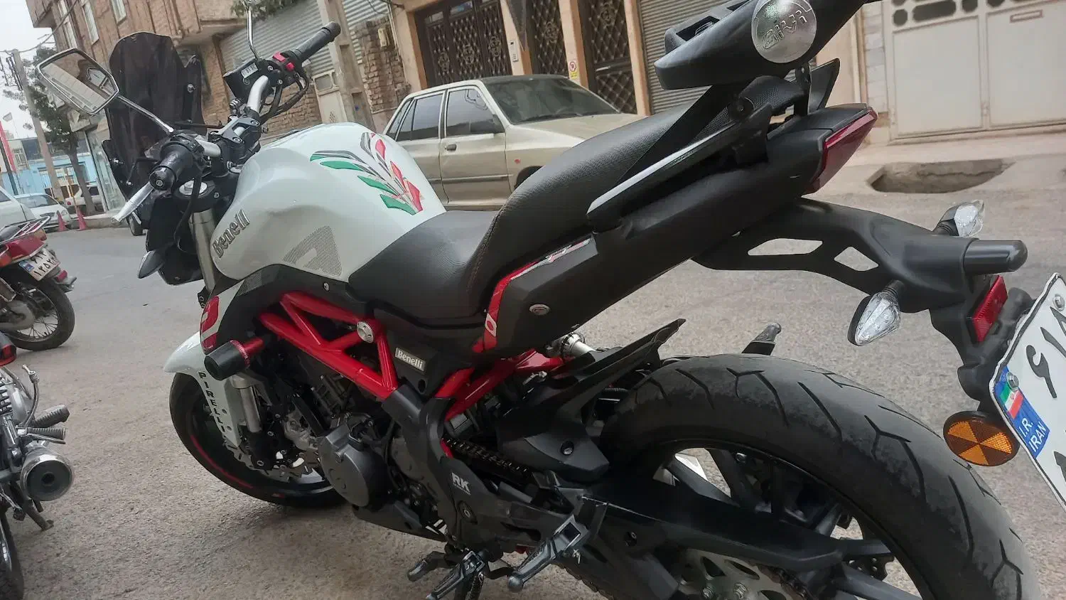 فروش بنلی جفت سیلندر ۳۰۰|موتورسیکلت|قم, نیروگاه|دیوار