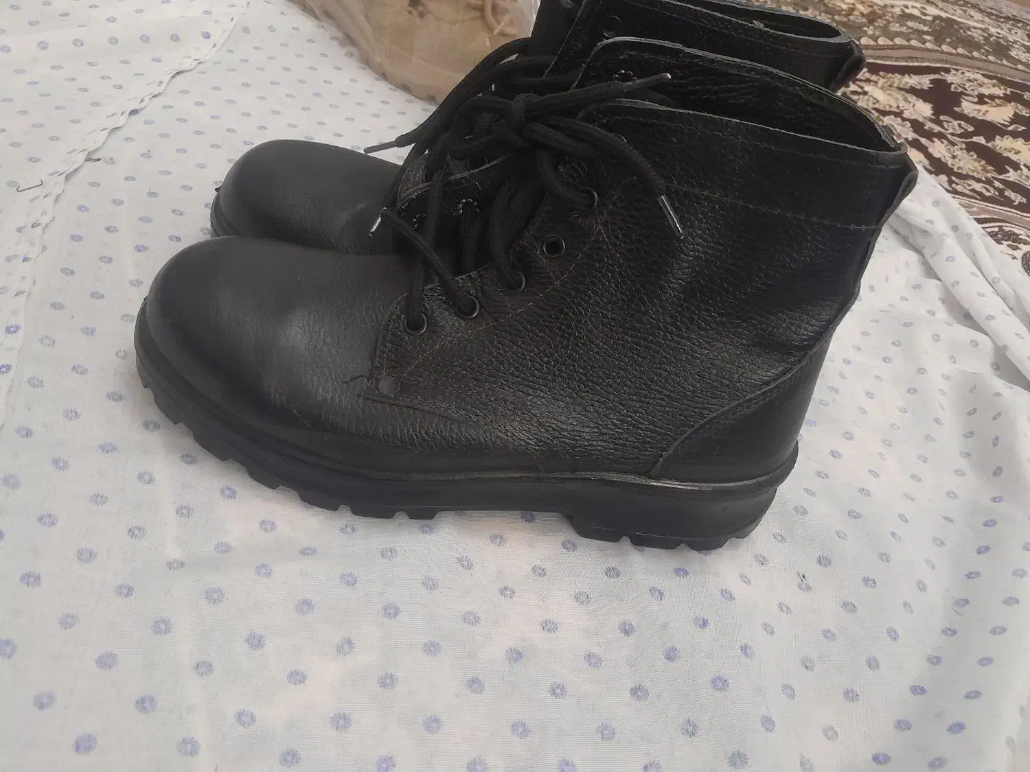 بوت نظامی نو|کیف، کفش، کمربند|سلماس, |دیوار