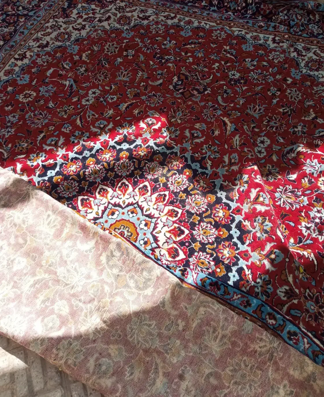 فرش ماشینی قدیمی|فرش|برخوار, |دیوار