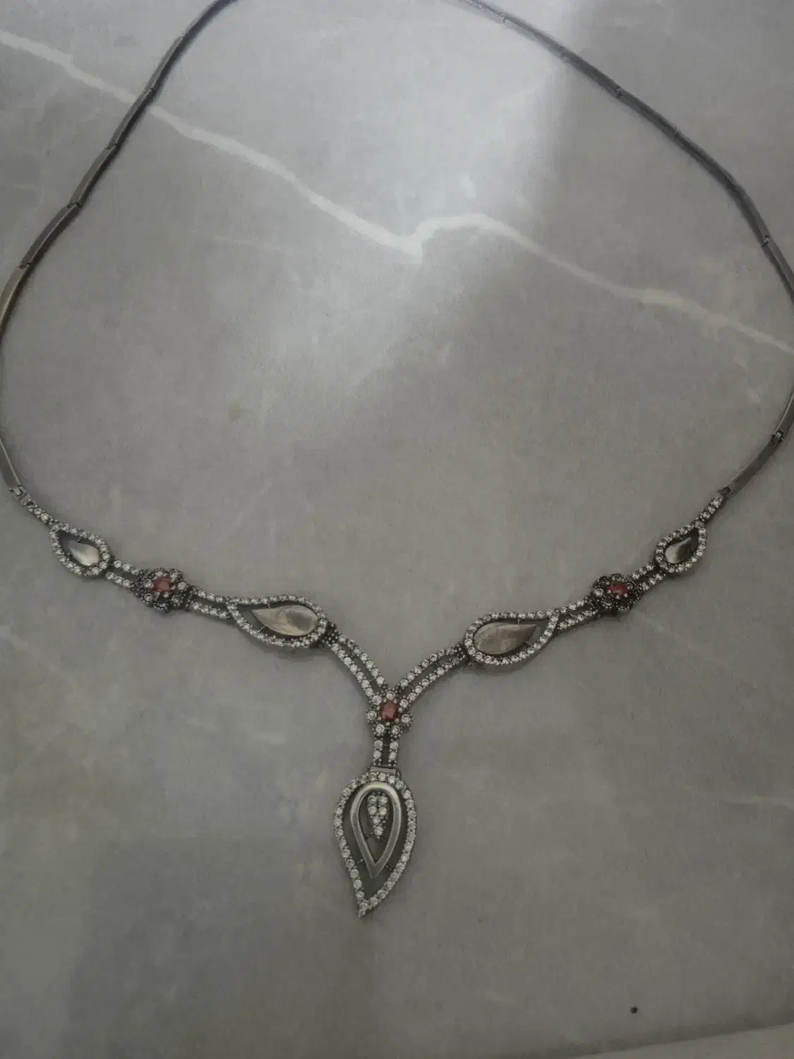 گردنبند نقره|جواهرات|تربتحیدریه, کاشانی|دیوار