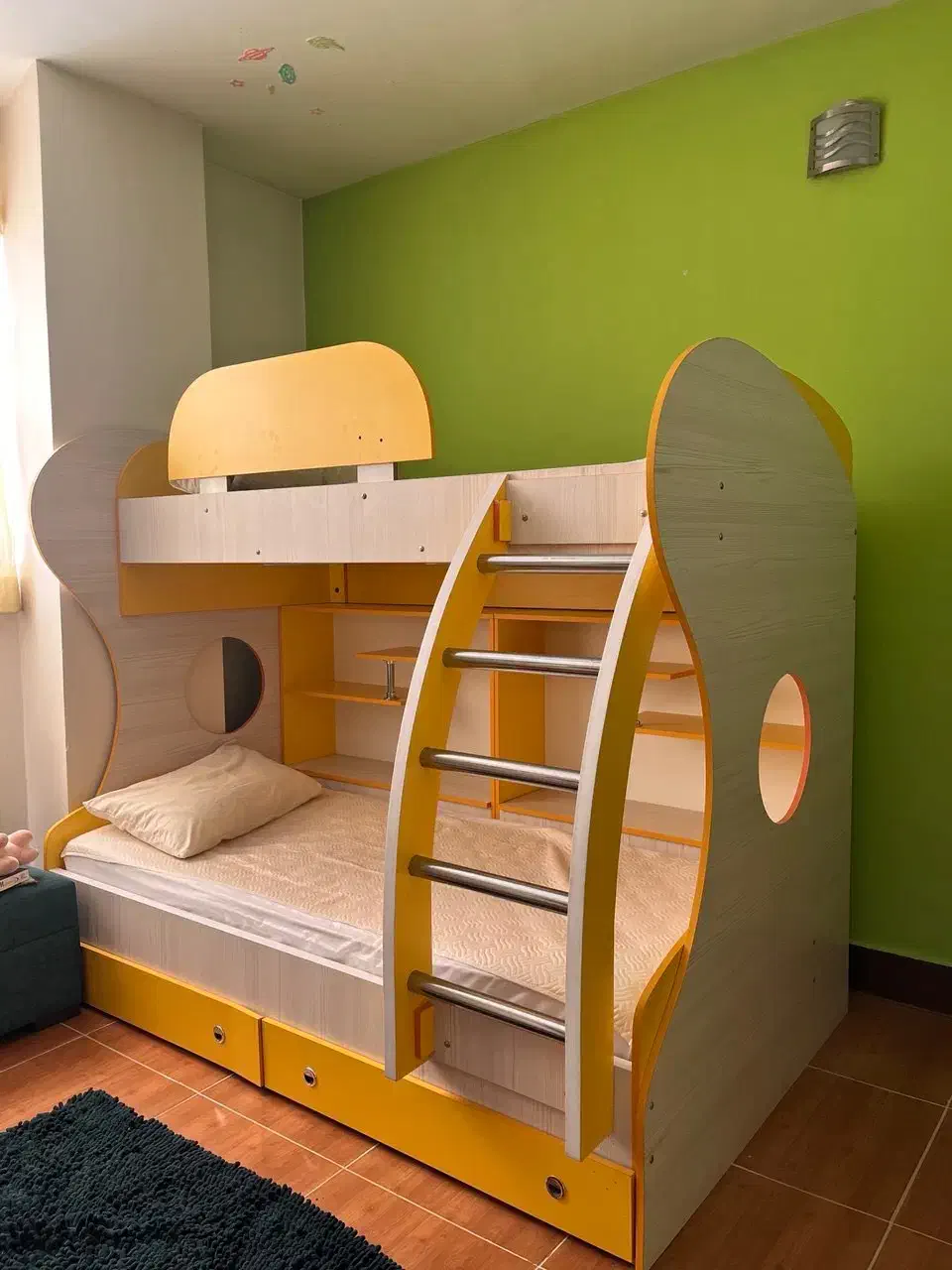 تخت دوطبقه کودک و نوجوان در حد نو|تخت و سرویس خواب|خمینی‌شهر, |دیوار