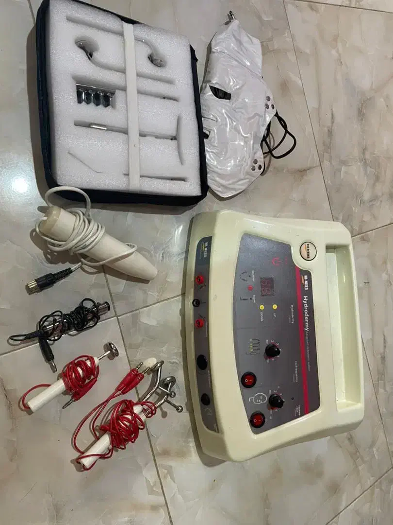 دستگاه پاکسازی صورت|آرایشی، بهداشتی، درمانی|نور, |دیوار