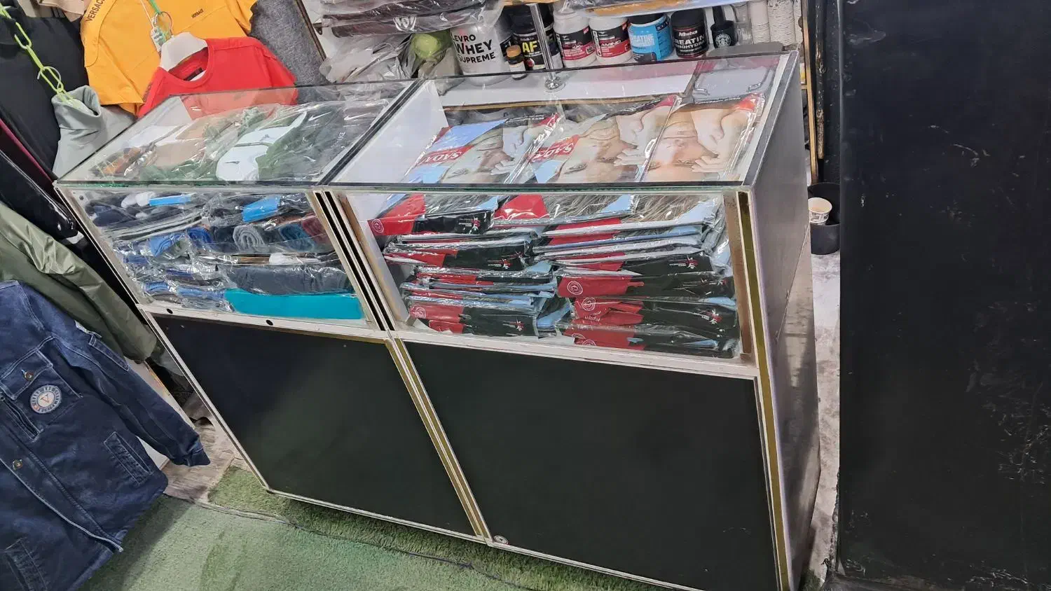 ۲عددمیز پیشخوان ام دی اف با شیشه ۱۰میل|فروشگاه و مغازه|نهاوند, |دیوار