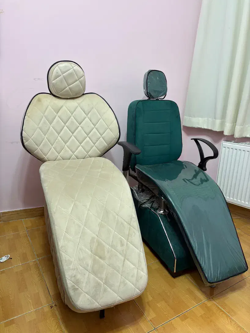 صندلی میکاپ و پاف در حد نو|آرایشگاه و سالن‌های زیبایی|رشت, دیلمان|دیوار