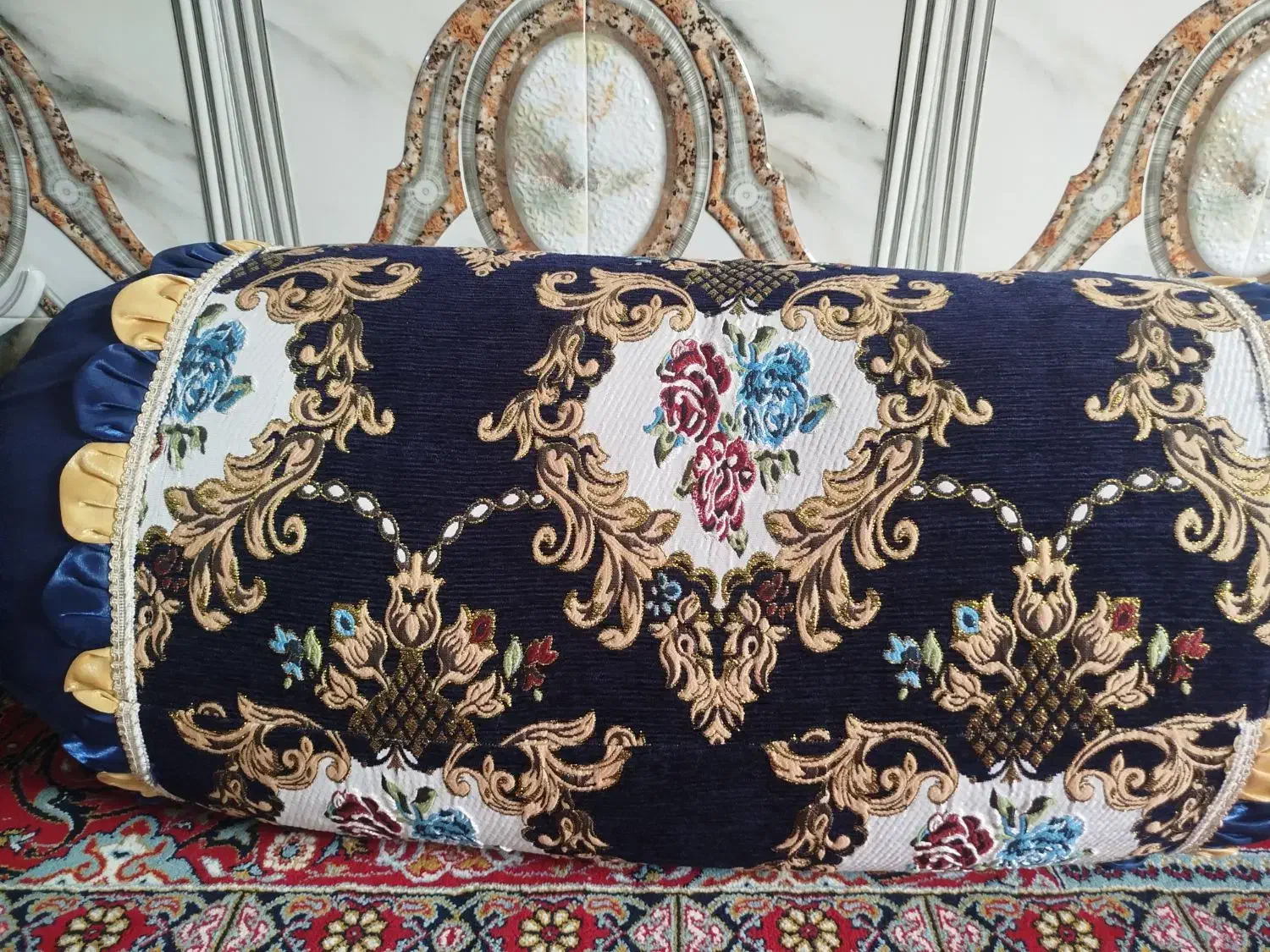 بالشت و پشتی|پشتی|زهک, |دیوار