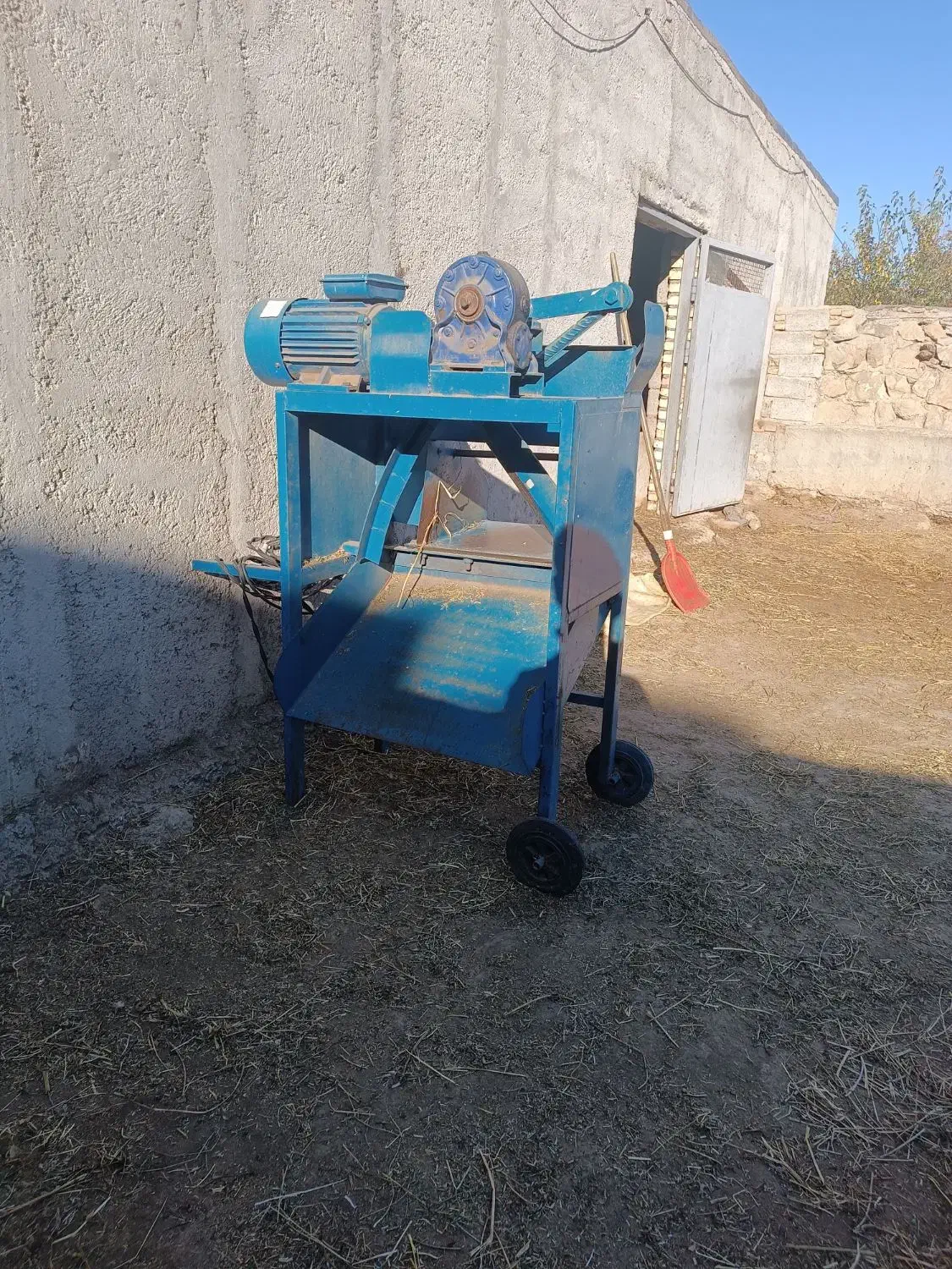 یک عدد چین برقی دینام بزرگ در حدنو فروش میرسد|ابزارآلات|انگوت, |دیوار