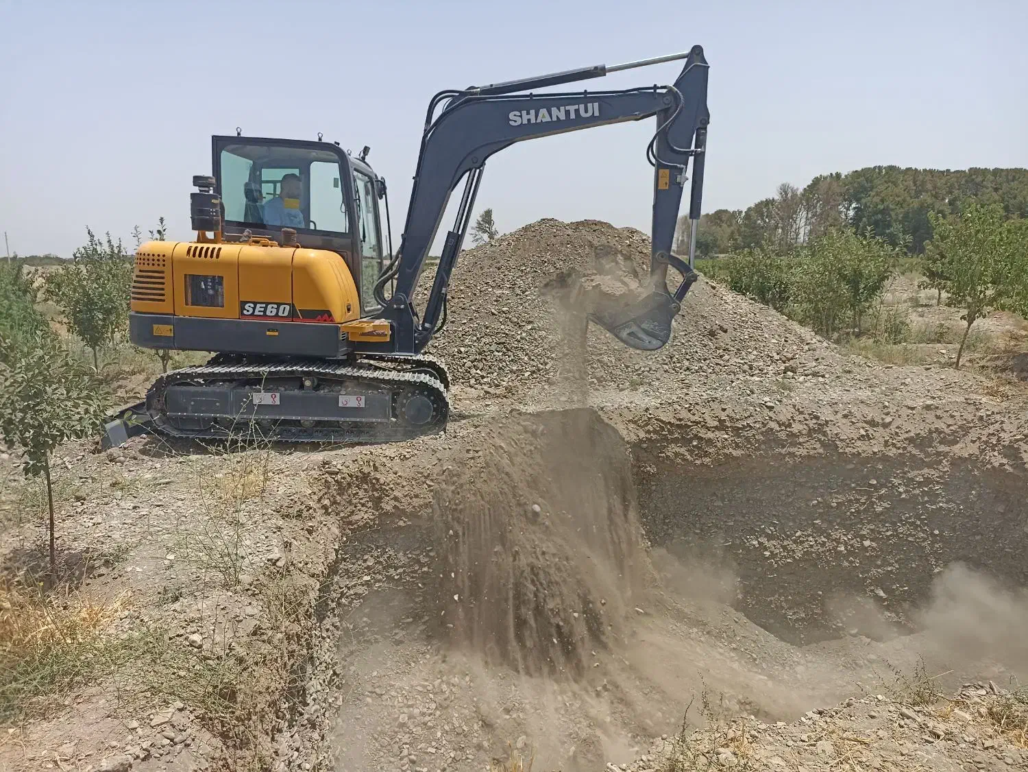 مینی بیل مکانیکی اجاره(فردیس کرج ماهدشت صفادشت) )|خدمات حمل و نقل|محمدشهر, شهرک چمران|دیوار