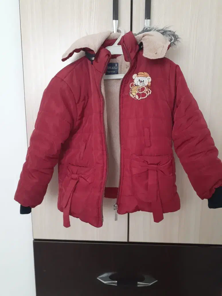 کاپشن سالم بدون پارگی.زرشکی ۲۰۰مناسب تا۴ساله|حراج|دماوند, دماوند|دیوار