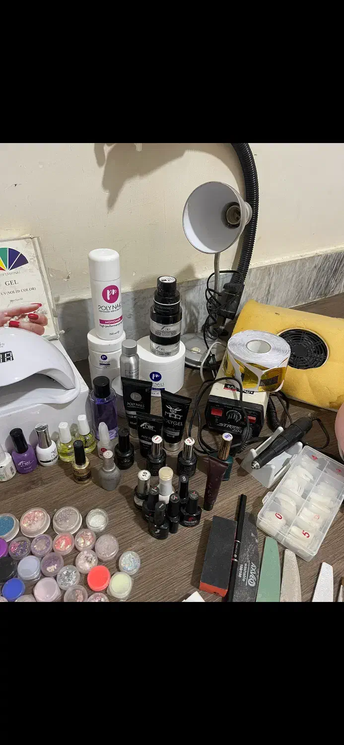 وسایل کاشت ناخن با اموزش رایگان|آرایشگاه و سالن‌های زیبایی|کرمانشاه, |دیوار