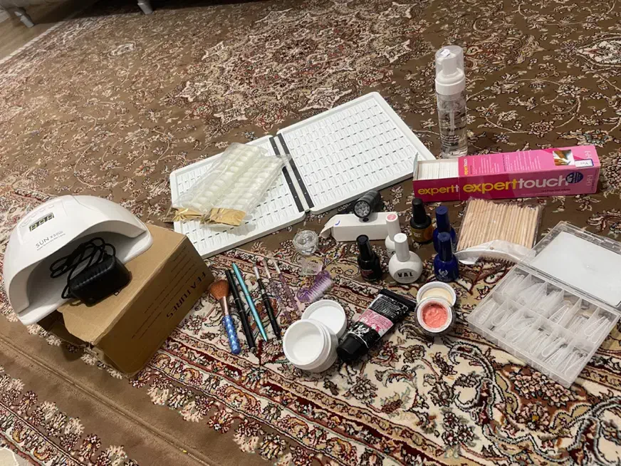 کمی لوازم ناخن موجوده فقط ده در صد استفاده شده|آرایشی، بهداشتی، درمانی|گیلان غرب, |دیوار