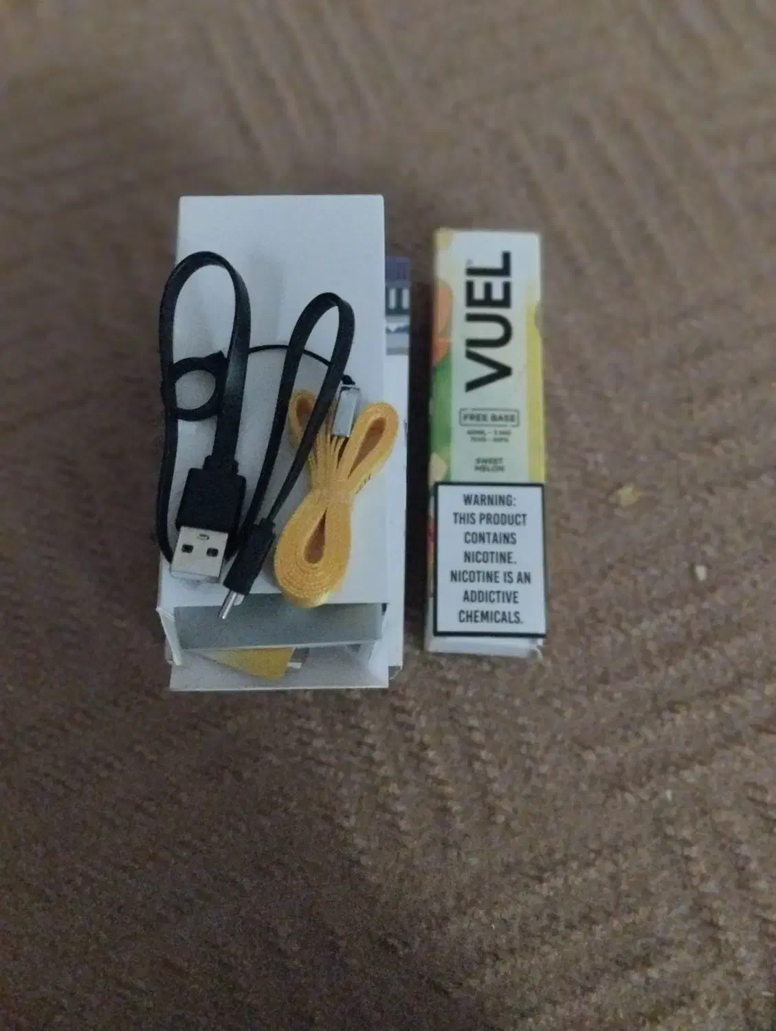 یک عدد جویس باکابل شارژ وگردنی نوهمراه جعبه|زیورآلات و اکسسوری|بوشهر, |دیوار