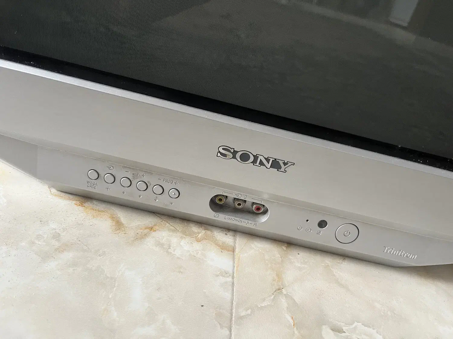 تلویریون ۲۱ اینج|تلویزیون و پروژکتور|عباس‌آباد, |دیوار