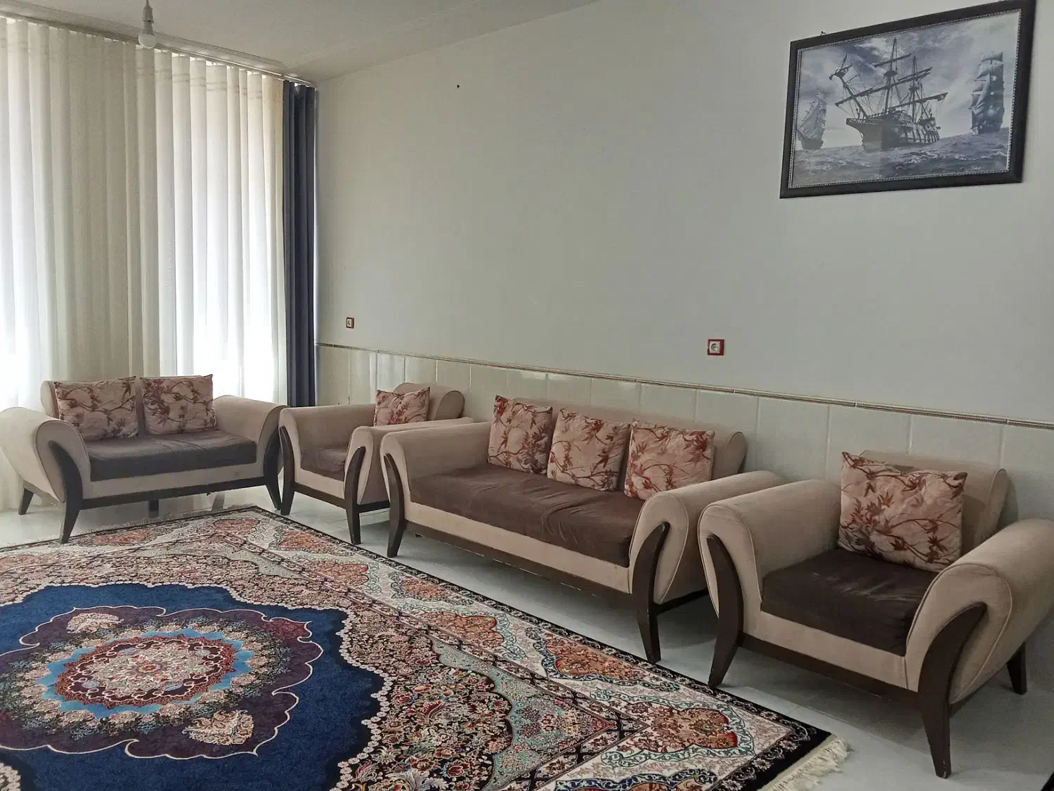 مبل هفت نفره همراه با کوسن|مبلمان خانگی و میز عسلی|مرودشت, فرهنگ|دیوار
