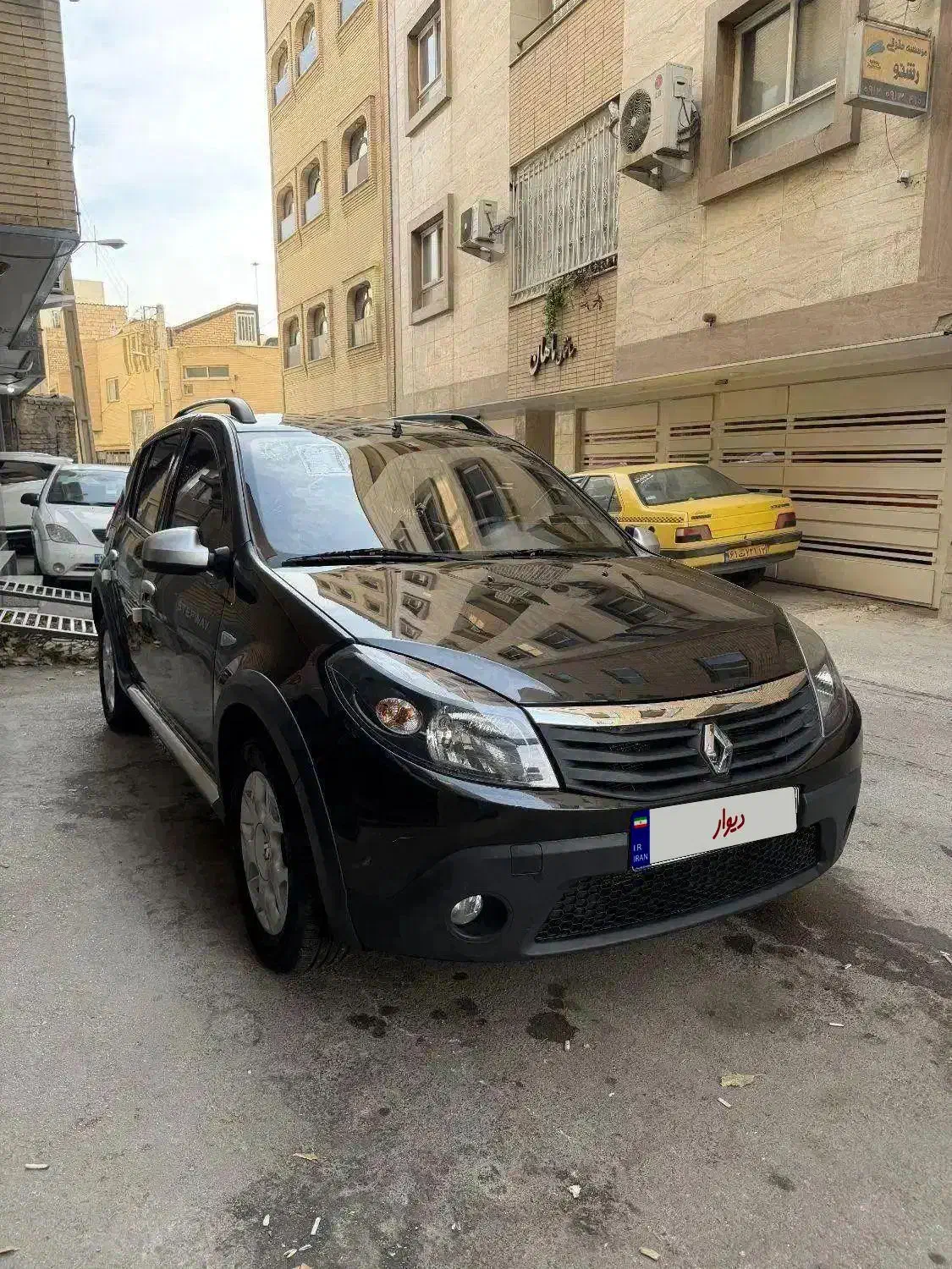 ساندرو استپ وی ۱۳۹۶ نقدو اقساط|خودرو سواری و وانت|اصفهان, شهید رجایی|دیوار