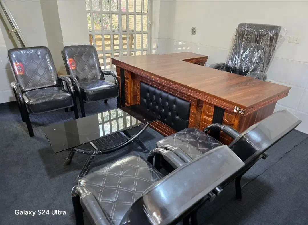 میز مدیریت آراز/نیم ست اداری/کانتر/صندلی|دفتر کار|هشتگرد, فاز ۳ مهستان|دیوار