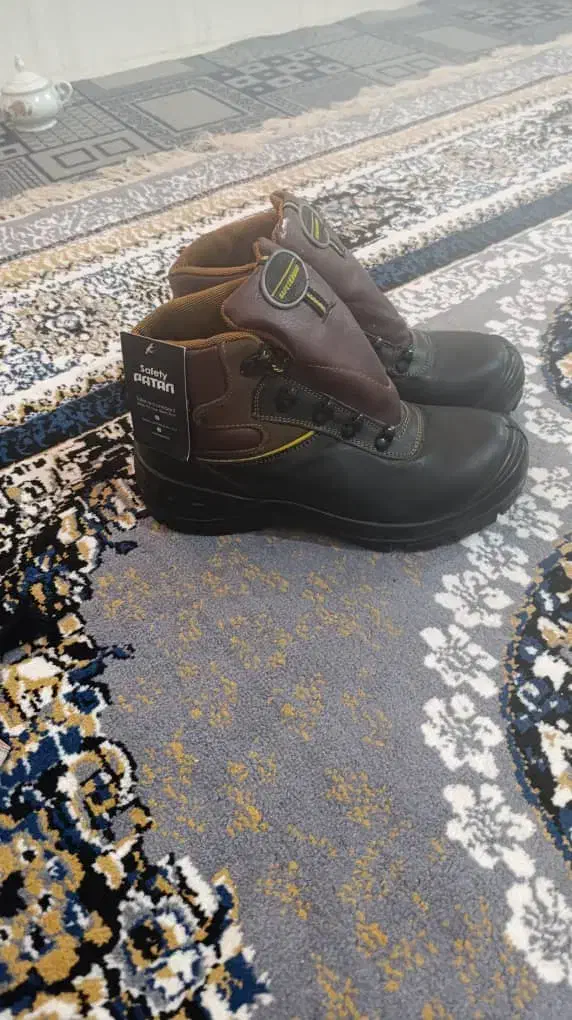 دوجفت کفش ایمنی سایز ۴۲|کیف، کفش، کمربند|شیبکوه (فارس), |دیوار