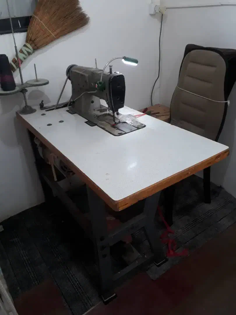 دو سوزنه ژوکی|چرخ خیاطی و ریسندگی|لوندویل, |دیوار