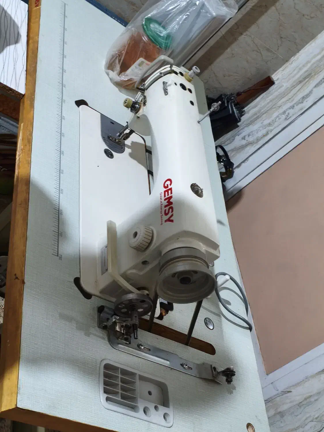 چرخ خیاطی وسردوز|چرخ خیاطی و ریسندگی|مریوان, |دیوار