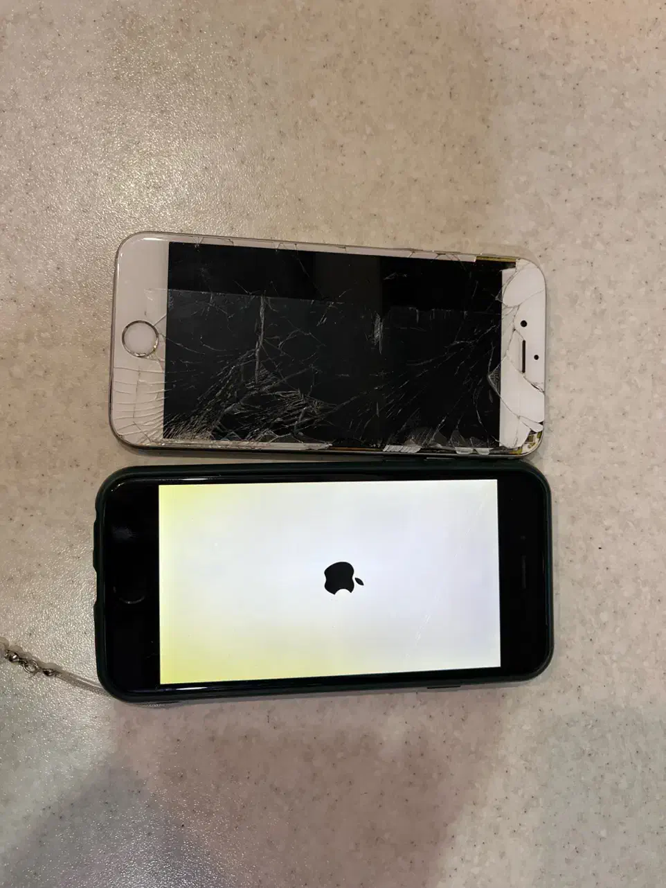 آیفون ۶|موبایل|قم, انسجام|دیوار